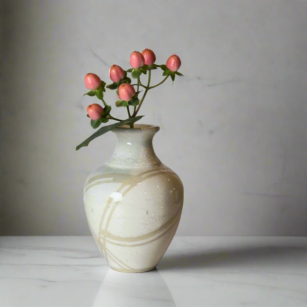 
                      
                        Vase 11: Clear White Collection
                      
                    