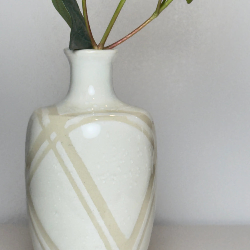 
                      
                        Vase 12: Clear White Collection
                      
                    