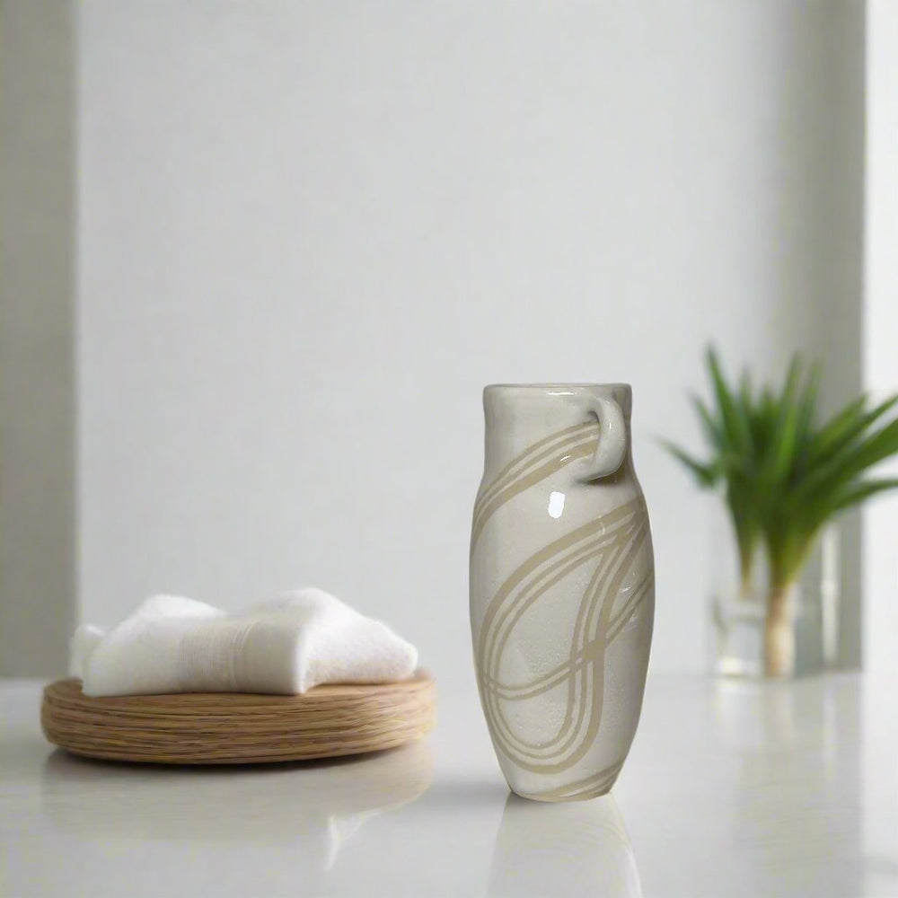 
                      
                        Vase 2: Clear White Collection
                      
                    