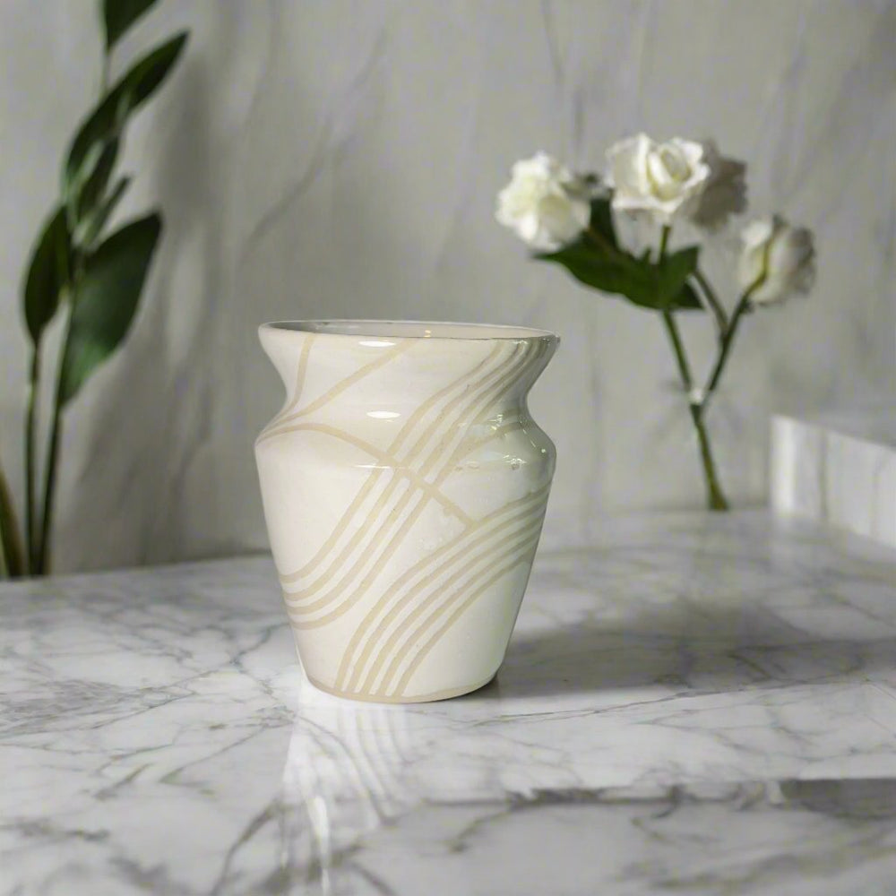 Medium white gloss vase with clear lines. 